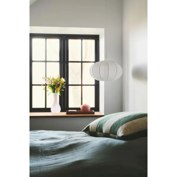 Riippuvalaisin valkoinen Aeron 40