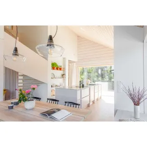 Riippuvalaisin LAAKA