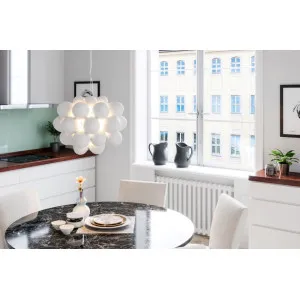 Baltas pakabinamas šviestuvas GROSS