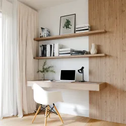 Laualamp Malone must