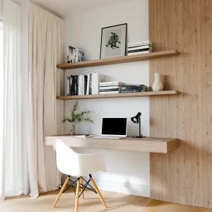 Laualamp Malone must