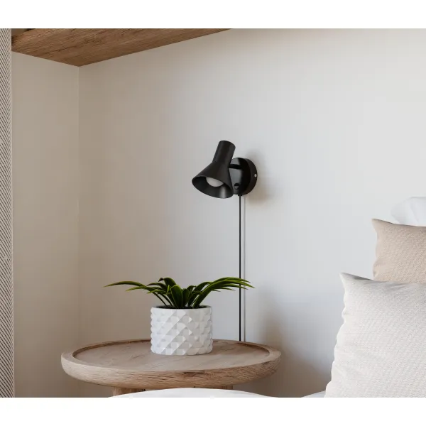 Seinalamp must Malone