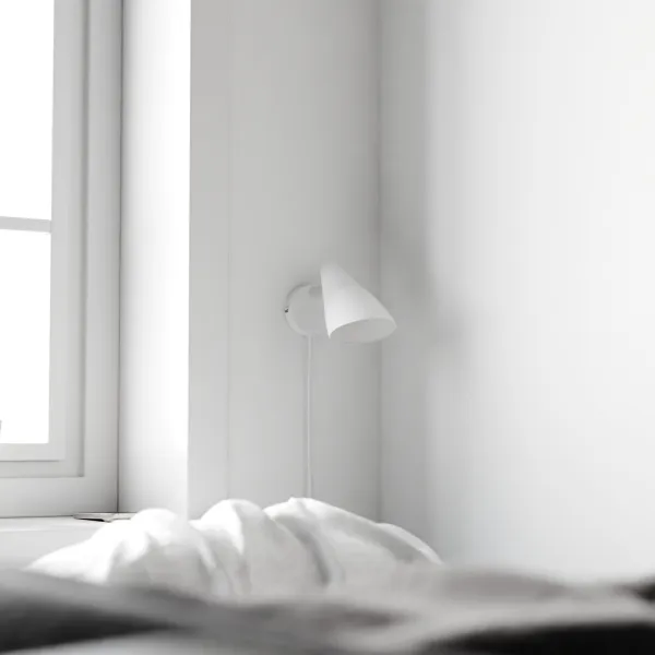 Seinävalaisin ORION, valkoinen